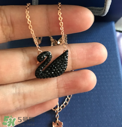 施華洛世奇黑天鵝是什么材質(zhì)？施華洛世奇黑天鵝是水晶嗎？