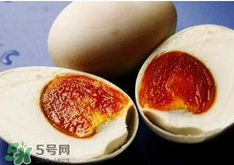 咸鴨蛋放久了還能吃嗎？咸鴨蛋放臭了還能吃嗎？