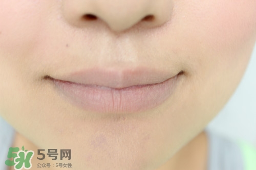 染唇液怎么用？染唇液使用方法