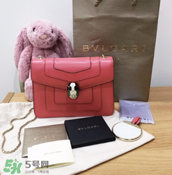 寶格麗蛇頭包怎么看真假？寶格麗蛇頭包真假鑒定