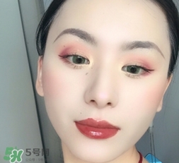 huda beauty眼影怎么畫？huda beauty眼影盤教程