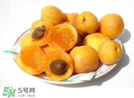 杏和荔枝能一起吃嗎？杏和荔枝一起吃會(huì)中毒嗎？