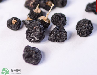 黑枸杞真假怎么辨別？黑枸杞真假辨別的方法
