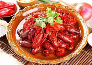 油燜大蝦怎么剪？油燜大蝦怎么處理？