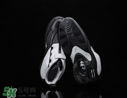 reebok answer4復(fù)刻版在哪買？銳步艾弗森戰(zhàn)靴復(fù)刻哪里有賣？