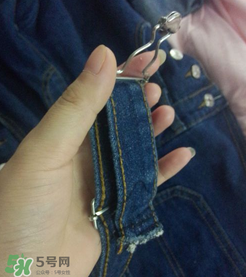 背帶褲的扣子怎么裝？背帶褲扣子安裝步驟圖