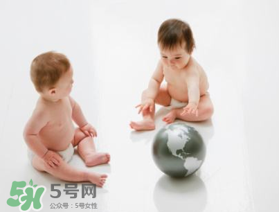 夏天寶寶出生該準(zhǔn)備什么？夏季待產(chǎn)包的特點