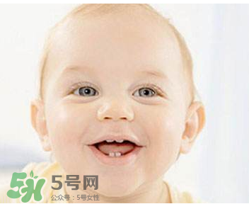 寶寶換牙可以吃糖嗎？小孩換牙期間能不能吃糖？