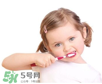 寶寶換牙可以刷牙嗎？小孩換牙期間能刷牙嗎？