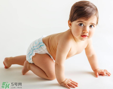 寶寶指甲里的臟東西該怎么處理？寶寶指甲臟怎么辦？