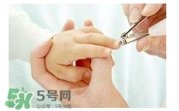 寶寶指甲用什么剪？寶寶剪指甲需要專門(mén)的工具嗎？