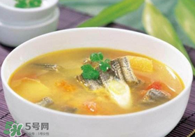 黃鱔和西紅柿可以一起吃嗎？黃鱔能和西紅柿同吃嗎？