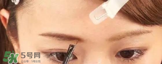 安耐曬安熱沙眉筆怎么用？安耐曬防水液體眉筆色號試色