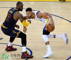 under armour curry4怎么樣？庫里第四代簽名鞋總決賽戰(zhàn)靴細節(jié)諜照