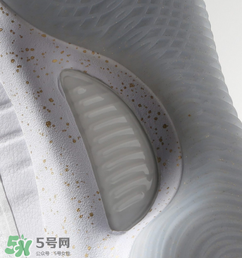 under armour curry4怎么樣？庫里第四代簽名鞋總決賽戰(zhàn)靴細節(jié)諜照