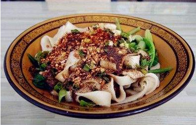 油潑面怎么做好吃？陜西油潑面的正宗做法