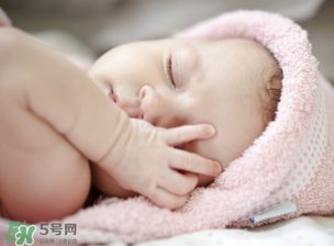 夏季怎么預(yù)防寶寶著涼？怎么預(yù)防寶寶涼著肚子？