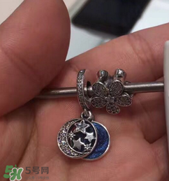 pandora繁星童話手鏈?zhǔn)鞘裁床馁|(zhì)？潘多拉繁星童話是銀的嗎？