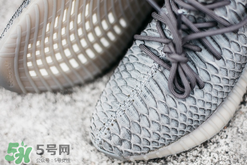 adidas yeezy 350 boost v2蟒蛇皮定制版多少錢？