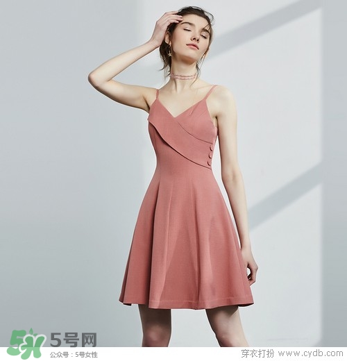 7月份去三亞穿什么？去月份去三亞穿什么衣服
