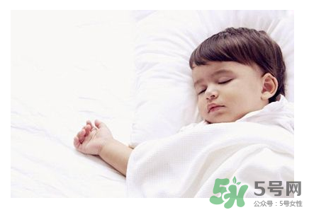 夏天嬰兒房空調(diào)溫度多少合適？有新生兒空調(diào)開多少度？