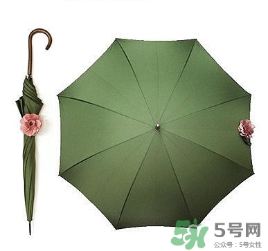 黑檸檬和蕉下哪個(gè)好？黑檸檬和蕉下太陽(yáng)傘對(duì)比