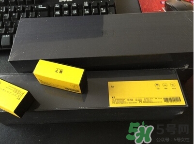 蕉下太陽傘怎么收？蕉下小黑傘太陽傘怎么打開？