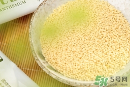 菊花晶可以加奶粉里嗎？菊花晶可以加米粉里嗎