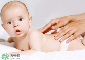 哄寶寶睡覺可以搖晃嗎？哄寶寶睡覺搖晃有害嗎？