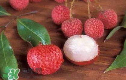 吃泡藥水的荔枝會(huì)得病？吃藥水的荔枝會(huì)得手足口病？