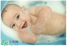 早產(chǎn)兒的發(fā)育和正常嬰兒一樣嗎？早產(chǎn)兒發(fā)育會遲緩嗎？