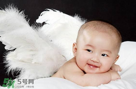 早產(chǎn)兒的發(fā)育和正常嬰兒一樣嗎？早產(chǎn)兒發(fā)育會遲緩嗎？