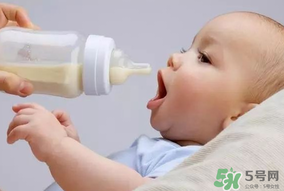 早產(chǎn)兒奶粉有必要嗎？早產(chǎn)兒可以吃普通奶粉嗎？
