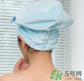 干發(fā)巾和干發(fā)帽哪個(gè)好？干發(fā)帽什么材質(zhì)的好