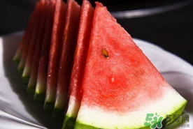 現(xiàn)在的西瓜為什么都是白籽？白籽西瓜是催熟的嗎？
