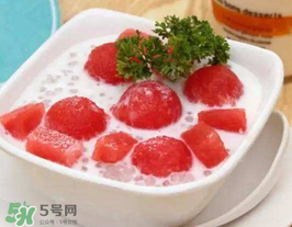 西瓜汁可以加牛奶嗎？西瓜汁和牛奶可以一起喝嗎？