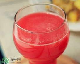 西瓜汁為什么會(huì)分層？西瓜汁分層還能喝嗎？