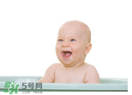 寶寶能用艾葉水洗澡嗎？嬰兒能用艾葉水洗澡嗎？