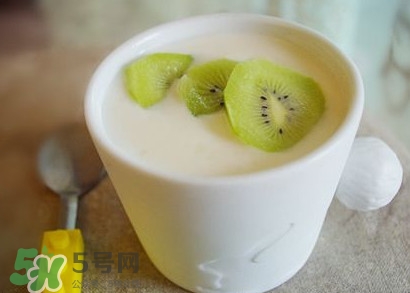 芭蕉能和酸奶一起吃嗎？酸奶可以和芭蕉一起吃嗎