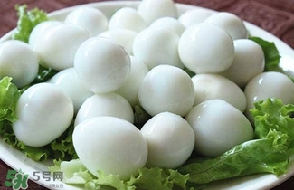 鵪鶉蛋能和胡蘿卜一起吃嗎？鵪鶉蛋能放多久？