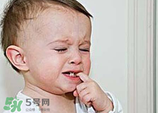 寶寶長(zhǎng)牙會(huì)拉肚子嗎？寶寶長(zhǎng)牙會(huì)發(fā)燒嗎？