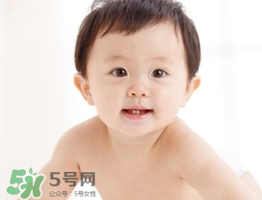 寶寶長(zhǎng)牙會(huì)拉肚子嗎？寶寶長(zhǎng)牙會(huì)發(fā)燒嗎？
