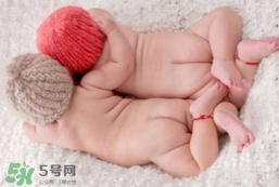 嬰兒床上用品有哪些？嬰兒床上用品需要準(zhǔn)備什么？