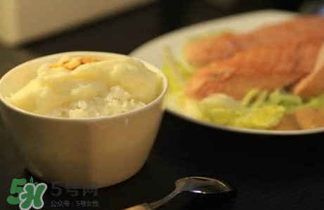 山藥泥拌飯好吃嗎？日本山藥泥拌飯怎么做