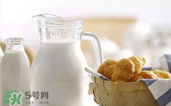 奶粉哪個(gè)國(guó)家的最好？奶粉哪個(gè)國(guó)家的奶源好？