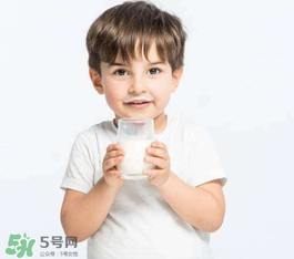 奶粉哪個(gè)國(guó)家的最好？奶粉哪個(gè)國(guó)家的奶源好？