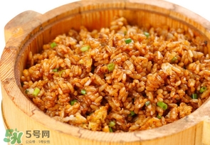 醬油炒飯怎么做？醬油炒飯生抽還是老抽