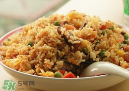 醬油炒飯怎么做？醬油炒飯生抽還是老抽