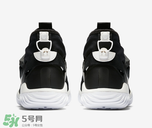 nikelab acg 07 kmtr機(jī)能運(yùn)動鞋黑白配色多少錢？