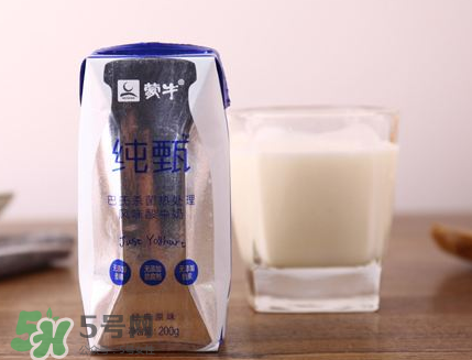 純甄酸奶過期還能喝嗎？純甄酸奶過期一點(diǎn)點(diǎn)要緊嗎？